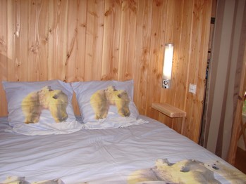 Chambre avec lit pour 2 personnes